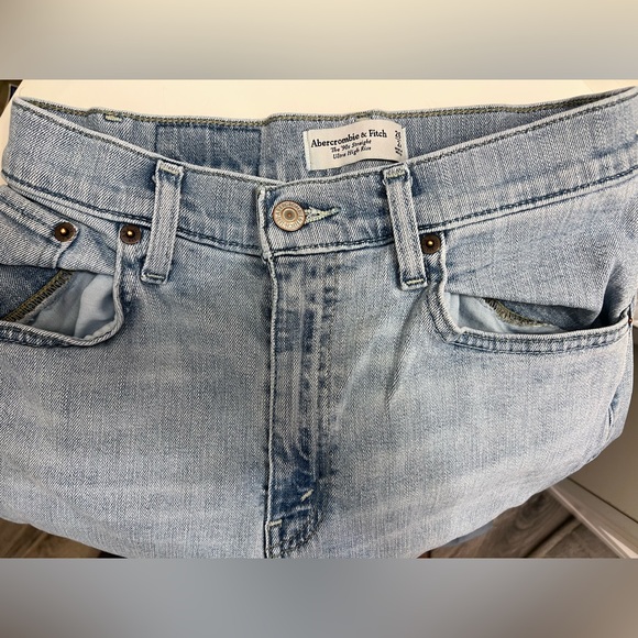 Abercrombie & Fitch Medium Blue Straight Leg Jeans - Picture 5 of 7